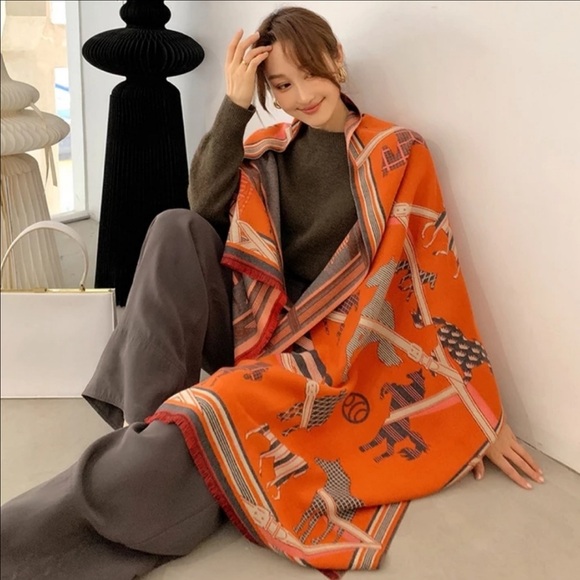 ⭐ Elegant Cashmere Shawl/ Scarf⭐⭐ - Picture 2 of 10